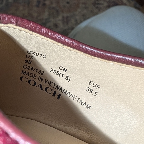 Coach Emilia Velvet Flats sz 9 in Rich Burgundy - Picture 4 of 13